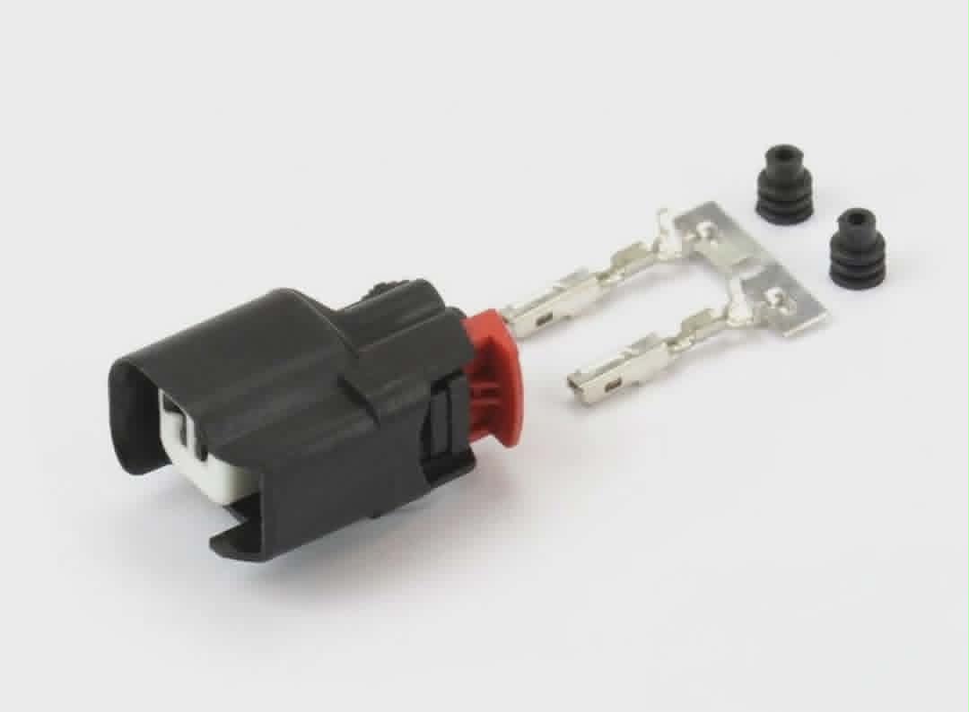 Premium USCAR/EV6 plug with locking tab